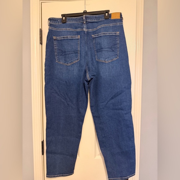 American Eagle Outfitters Mom Jean - Picture 2 of 5